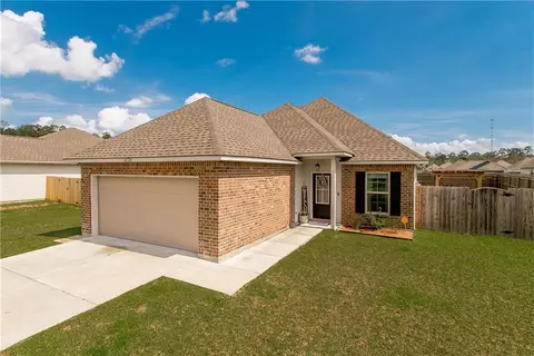41724 Whisper Woods Rd, Ponchatoula, LA 70454