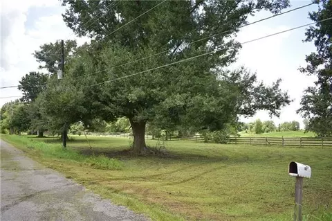 2 Twin Oaks Drive, Raceland, LA 70394
