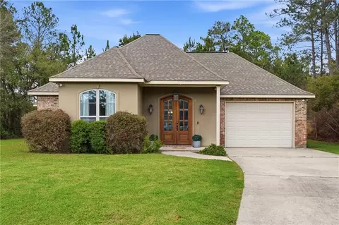208 Treetop Ct, Covington, LA 70435