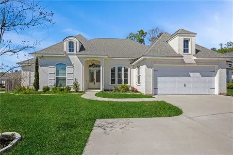 2037 Begue Ln, Covington, LA 70433