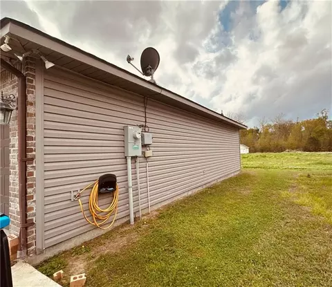 Exterior - 80 Boutte Estates Dr, Boutte, LA 70039 photo 3 of 4