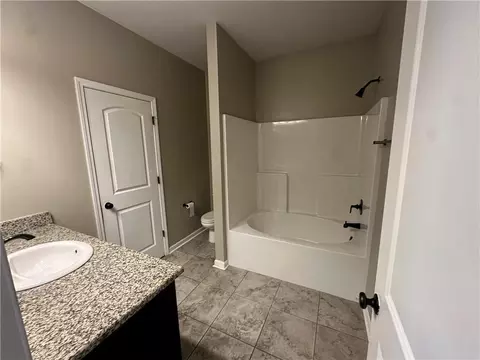 Bath - 80 Boutte Estates Dr, Boutte, LA 70039 photo 3 of 6