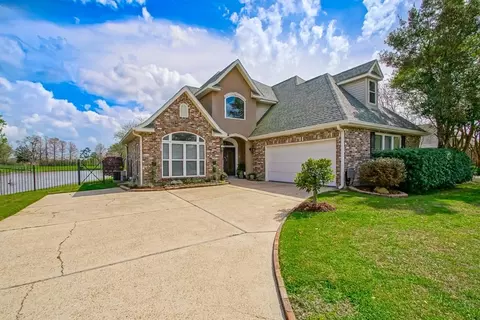 121 Lakewood Dr, Laplace, LA 70068