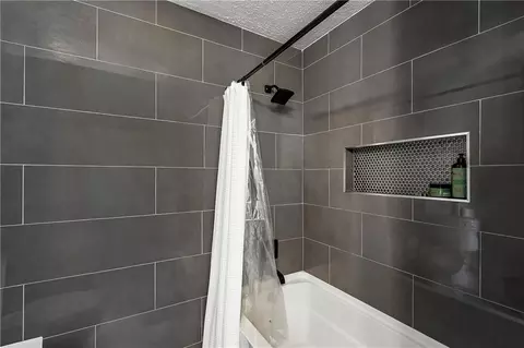 Bath - 344 Devon Rd, Laplace, LA 70068 photo 1 of 3