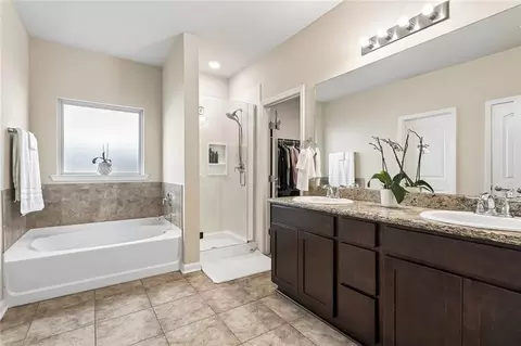 Bath - 75169 Crestview Hill Loop, Covington, LA 70435 photo 1 of 4