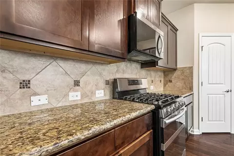 Kitchen - 75169 Crestview Hill Loop, Covington, LA 70435 photo 3 of 3