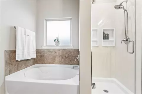 Bath - 75169 Crestview Hill Loop, Covington, LA 70435 photo 3 of 4