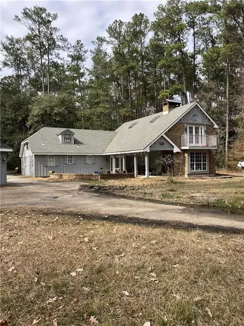 139 Reiher Rd, Mandeville, LA 70471