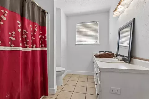 Bath - 300 Maryland Dr, Luling, LA 70070 photo 2 of 2