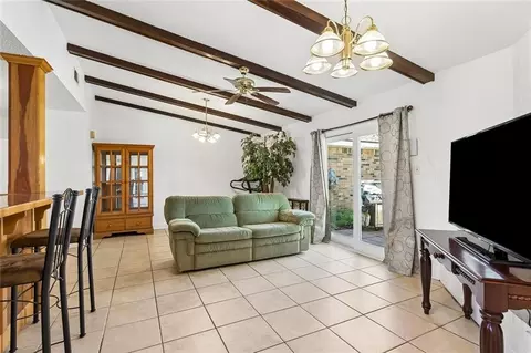 Living - 300 Maryland Dr, Luling, LA 70070 photo 2 of 2