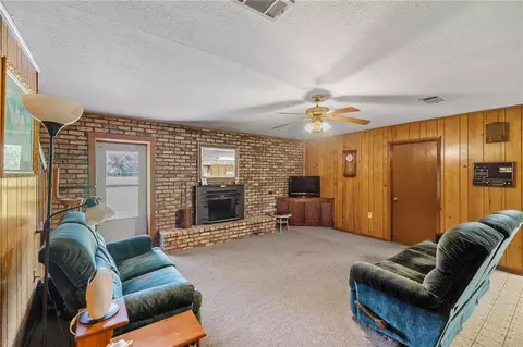 Living - 16536 40 Hwy, Independence, LA 70443 photo 2 of 2