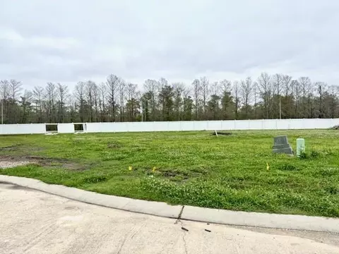 4404 Park Shore Dr, Marrero, LA 70072