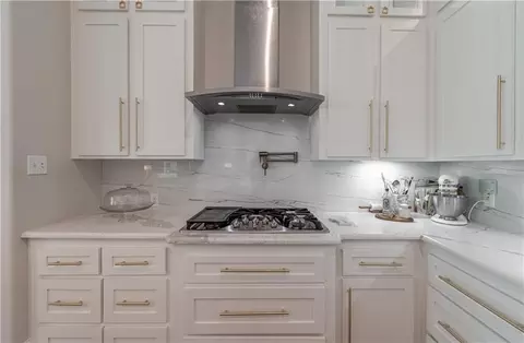 Kitchen - 143 J Ds Pt, Boyce, LA 71409 photo 7 of 8