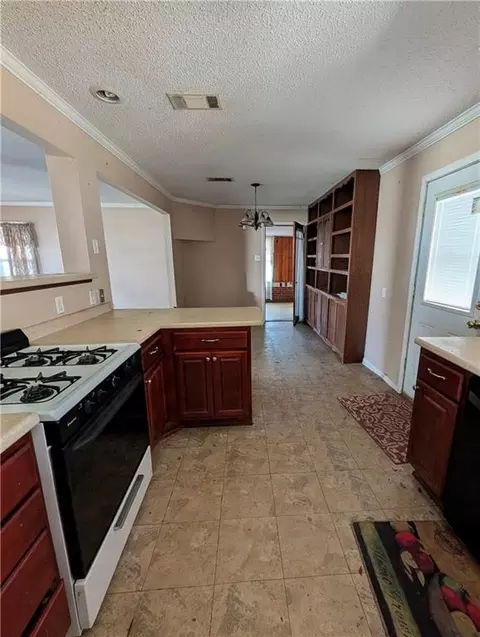 Entry Way - 1145 S Pine St, Slidell, LA 70460 photo 1 of 1
