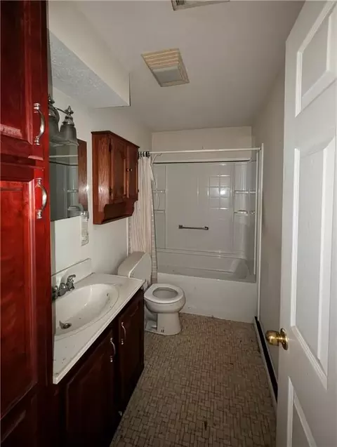 Bath - 1145 S Pine St, Slidell, LA 70460 photo 1 of 1