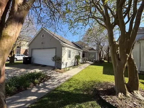 111 E Point Ct, New Orleans, LA 70128