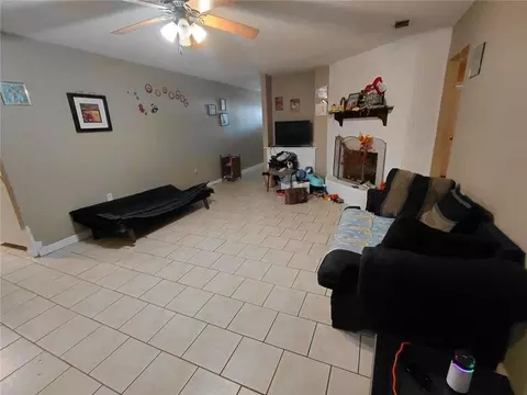 Living - 204 E Queens Dr, Slidell, LA 70458 photo 3 of 4