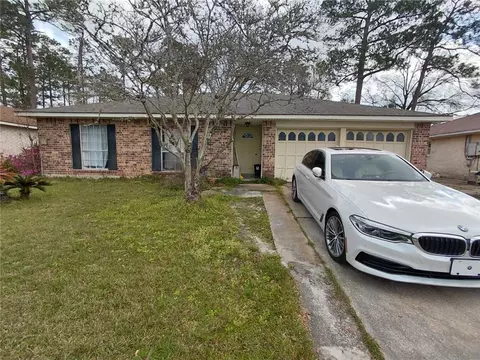 204 E Queens Dr, Slidell, LA 70458