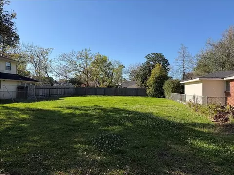 6739 W Magnolia Blvd, Harahan, LA 70123