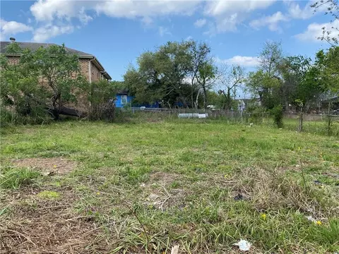 2013 N Miro St, New Orleans, LA 70117