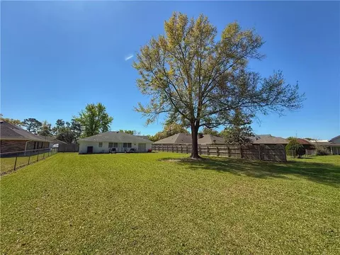 Exterior - 219 Devon Rd, Laplace, LA 70068 photo 4 of 4