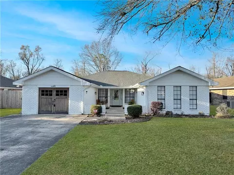 219 Devon Rd, Laplace, LA 70068