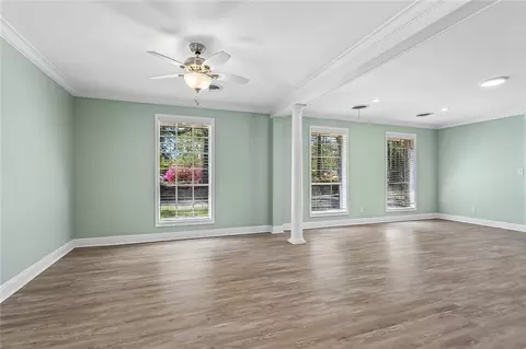 Living - 124 North Dr, Covington, LA 70433 photo 7 of 9