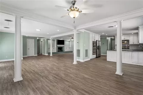 Living - 124 North Dr, Covington, LA 70433 photo 2 of 9