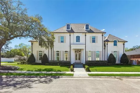 572 Amethyst St, New Orleans, LA 70124