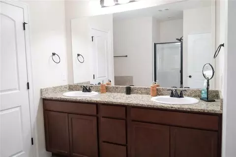 Bath - 110 Red Maple Dr, Gray, LA 70359 photo 4 of 5