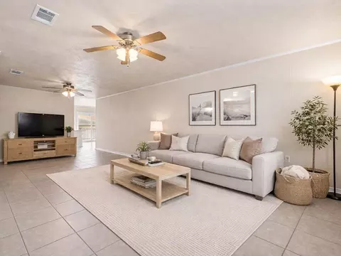 1601 Maplewood Dr, Harvey, LA 70058