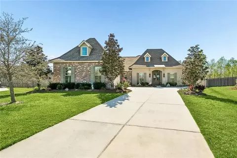 809 Green Leaf Cir, Madisonville, LA 70447