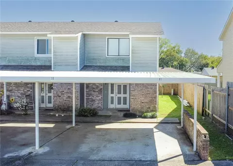 382 Fairway Dr #11, Laplace, LA 70068