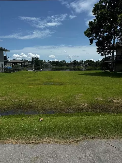 3132 Oak Ln, Slidell, LA 70458