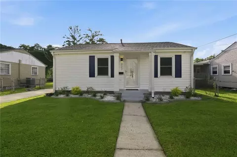 327 Wainwright Dr, Harahan, LA 70123