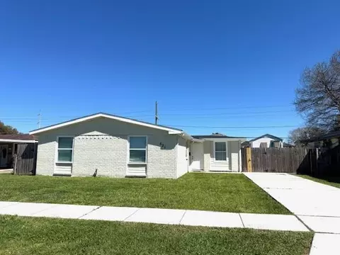 521 Willowbrook Dr, Gretna, LA 70056