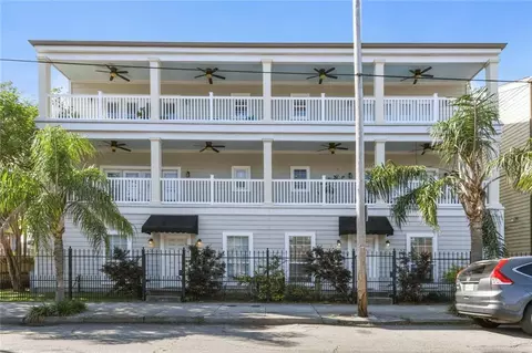 3205 Carondelet St #101, New Orleans, LA 70115