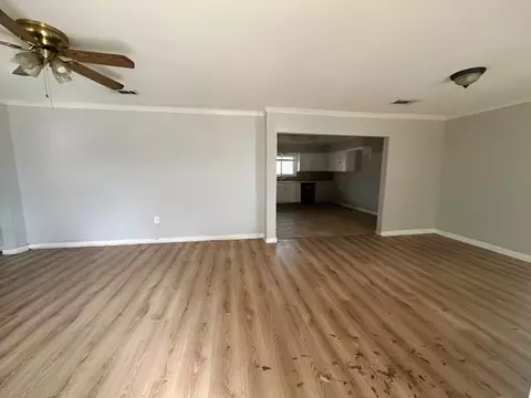 Living - 30080 Stump St, Walker, LA 70785 photo 2 of 5
