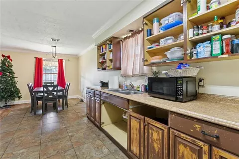 Kitchen - 2325 River Queen Dr, Violet, LA 70092 photo 2 of 2