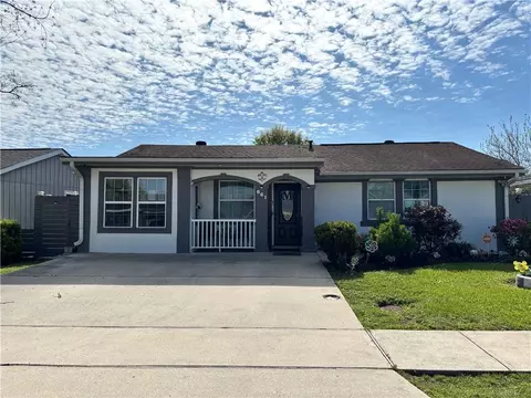 661 Taylorbrook Dr, Gretna, LA 70056