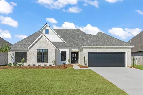 2049 White Dove Dr, Madisonville, LA 70447
