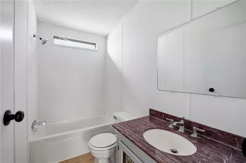 Bath - 13477 Elm St, Walker, LA 70785 photo 3 of 3