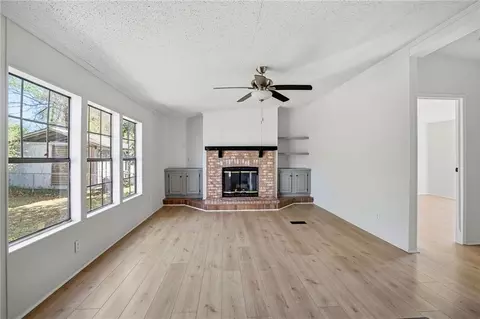 Living - 13477 Elm St, Walker, LA 70785 photo 5 of 5