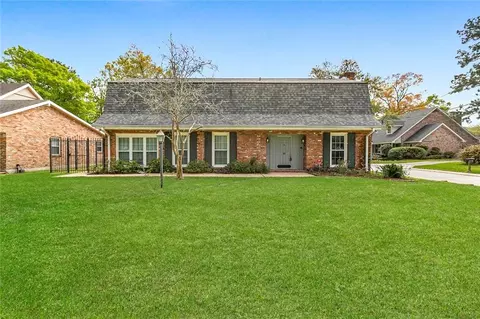 227 Midway Dr, River Ridge, LA 70123