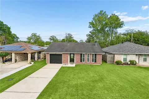 246 Dianne Dr, Saint Rose, LA 70087