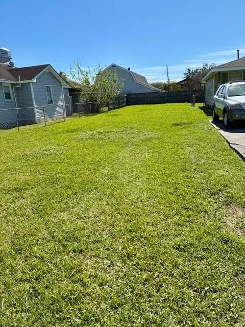 lot Apt 11 Ave F St, Westwego, LA 70094