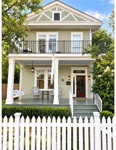 202 S Hennessey St, New Orleans, LA 70119