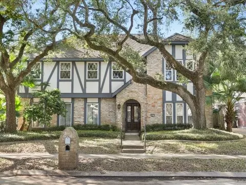 2473 Cumberland Ct, New Orleans, LA 70131