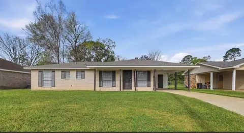 6102 Noel St, Alexandria, LA 71301
