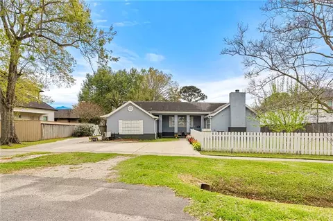 8250 Jefferson Hwy, Harahan, LA 70123